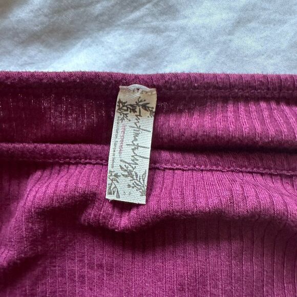 Intimately Free People Plum Ribbed Ruched Sleeve Tee Size Small EUC - Picture 2 of 2
